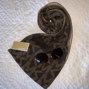 Michael Kors | Infinity Scarf
